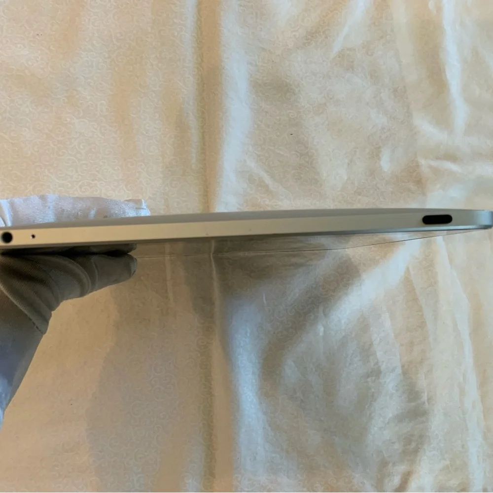Apple iPad 1st generation 16GB WiFi 9.7